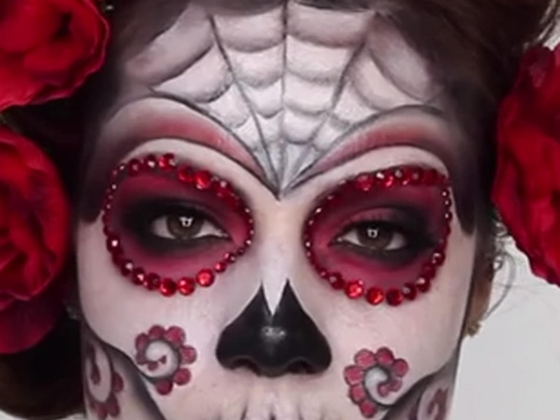 Mexikanische Totenmaske: Schmink-Tutorial