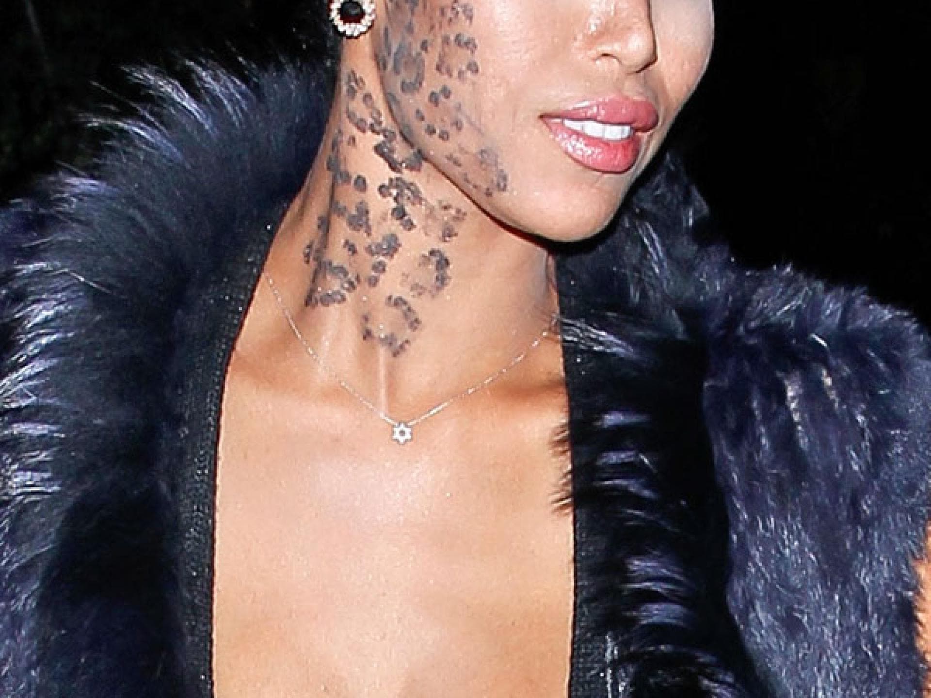 Make-up mit Leo-Print