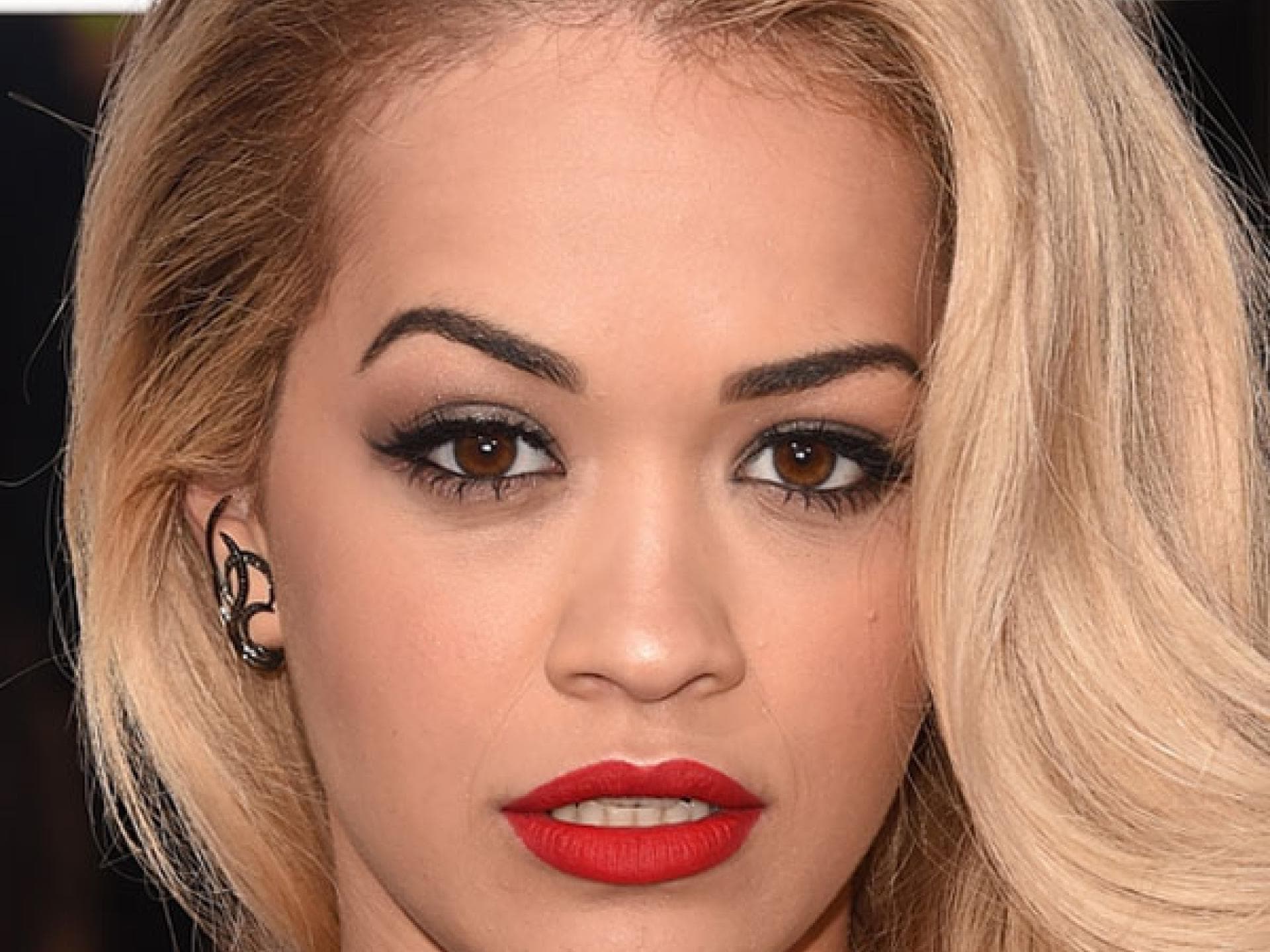 Rita Ora Augenbrauen