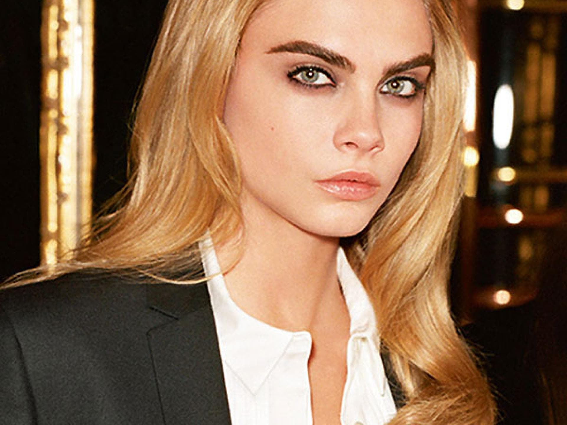 Cara Delevingne mit Make-up