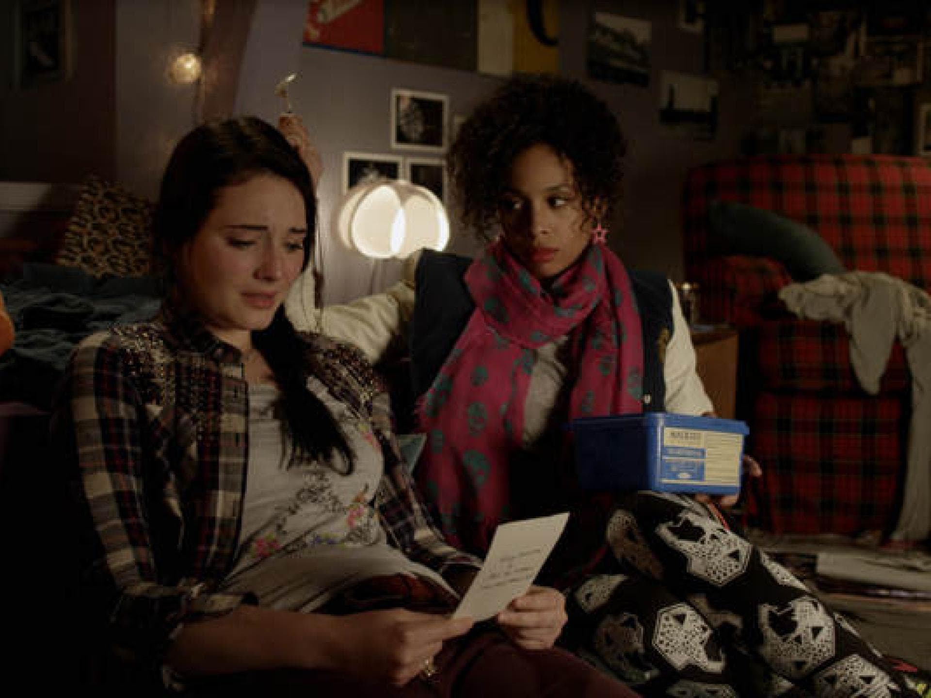 Gwen wird getröstet