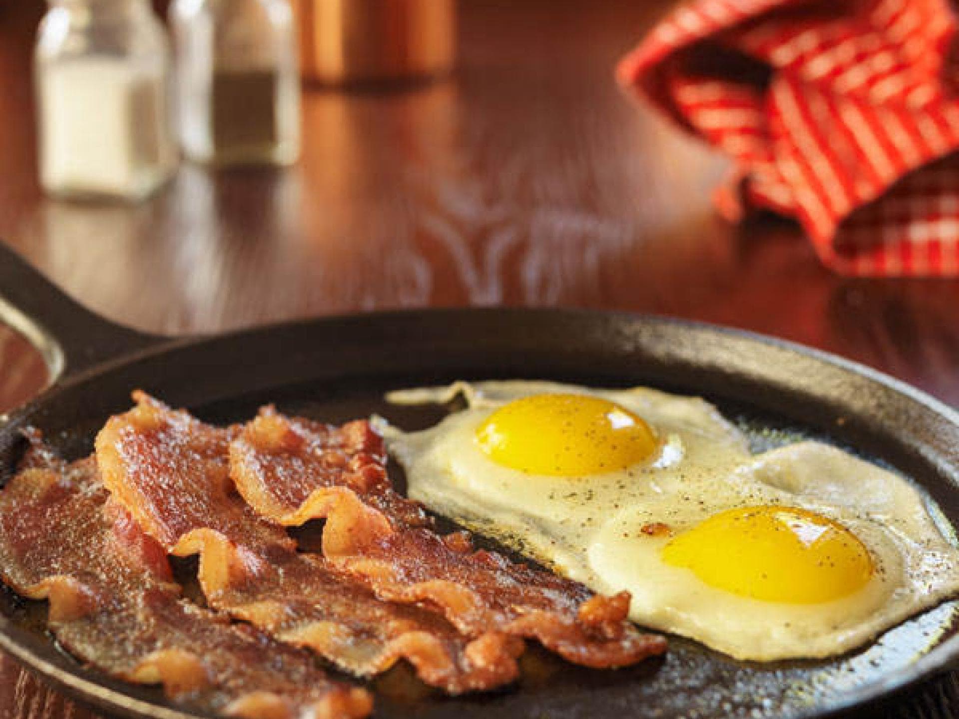 Spiegeleier mit Speck Spiegeleier mit Speck