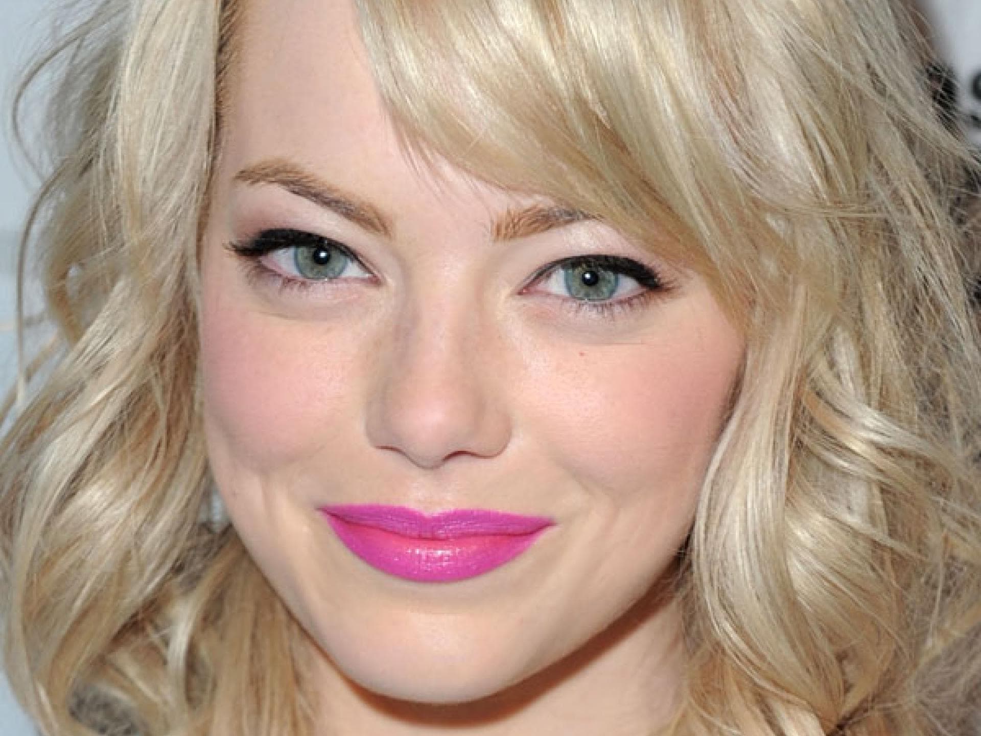 Emma Stone mit Lippen in Pink & Orange Emma Stone mit Lippen in Pink & Orange
