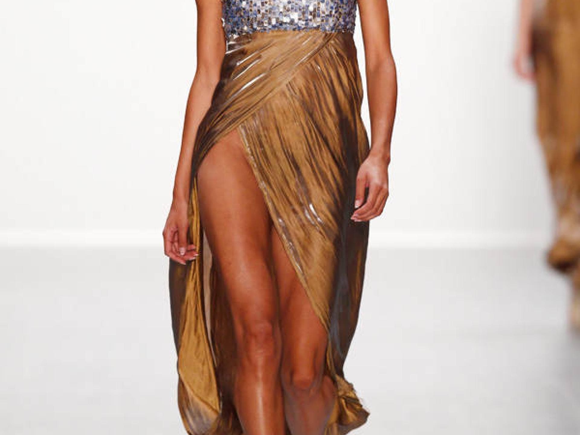 Rebecca Mir unten ohne