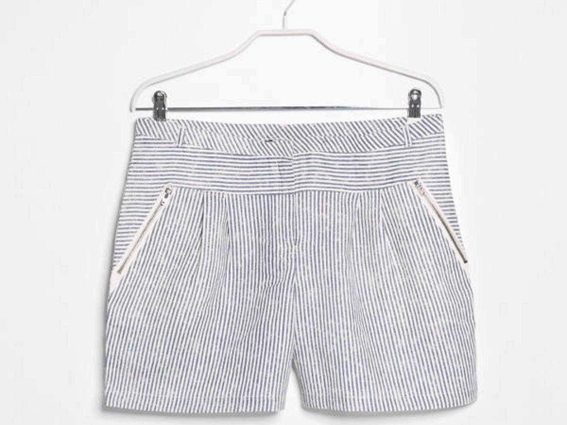 Fein gestreifte Hot Pants von Mango
