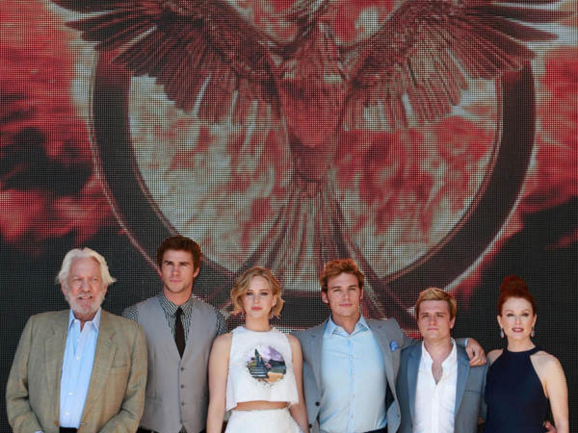 Um was geht es in "Tribute von Panem - Mockingjay Teil 1"? Um was geht es in "Tribute von Panem - Mockingjay Teil 1"?