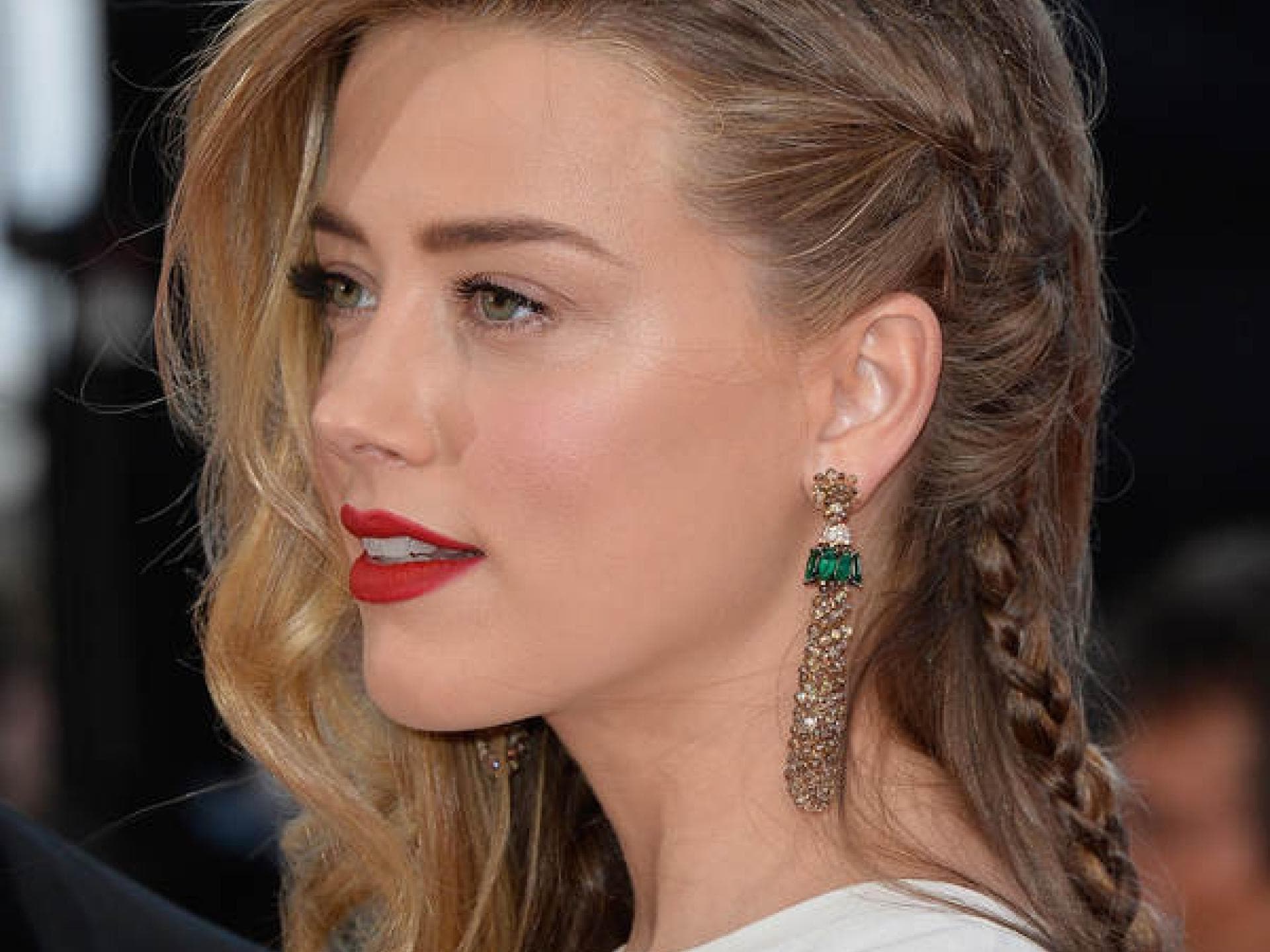 Amber Heard mit Fake-Sidecut Amber Heard mit Fake-Sidecut