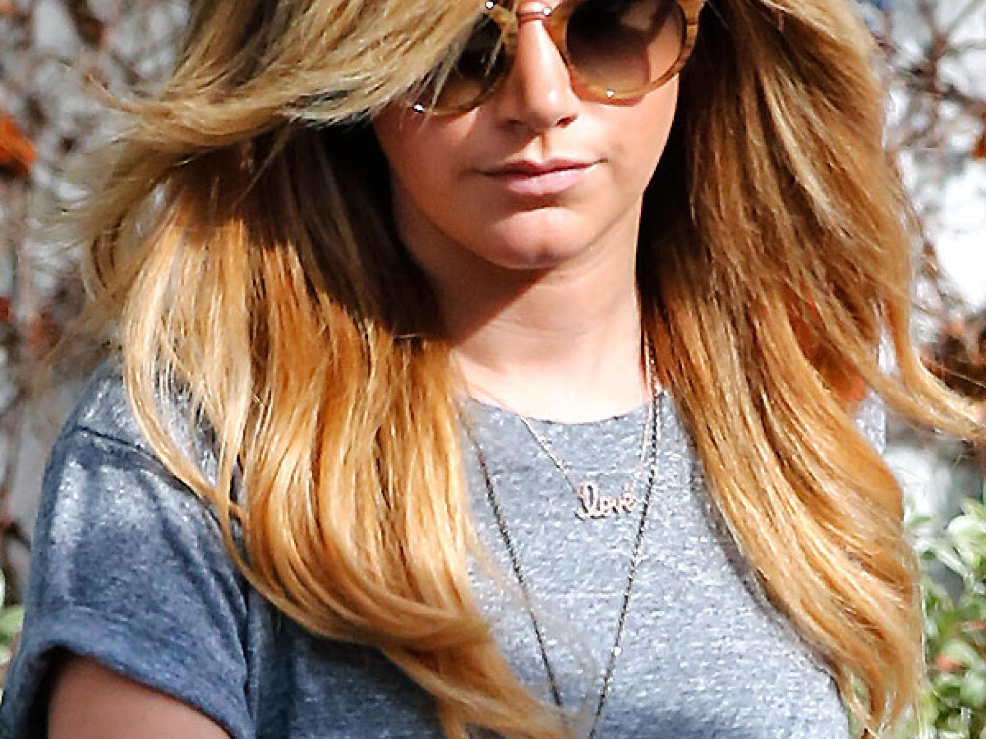Dunkelblond: Ashley Tisdale