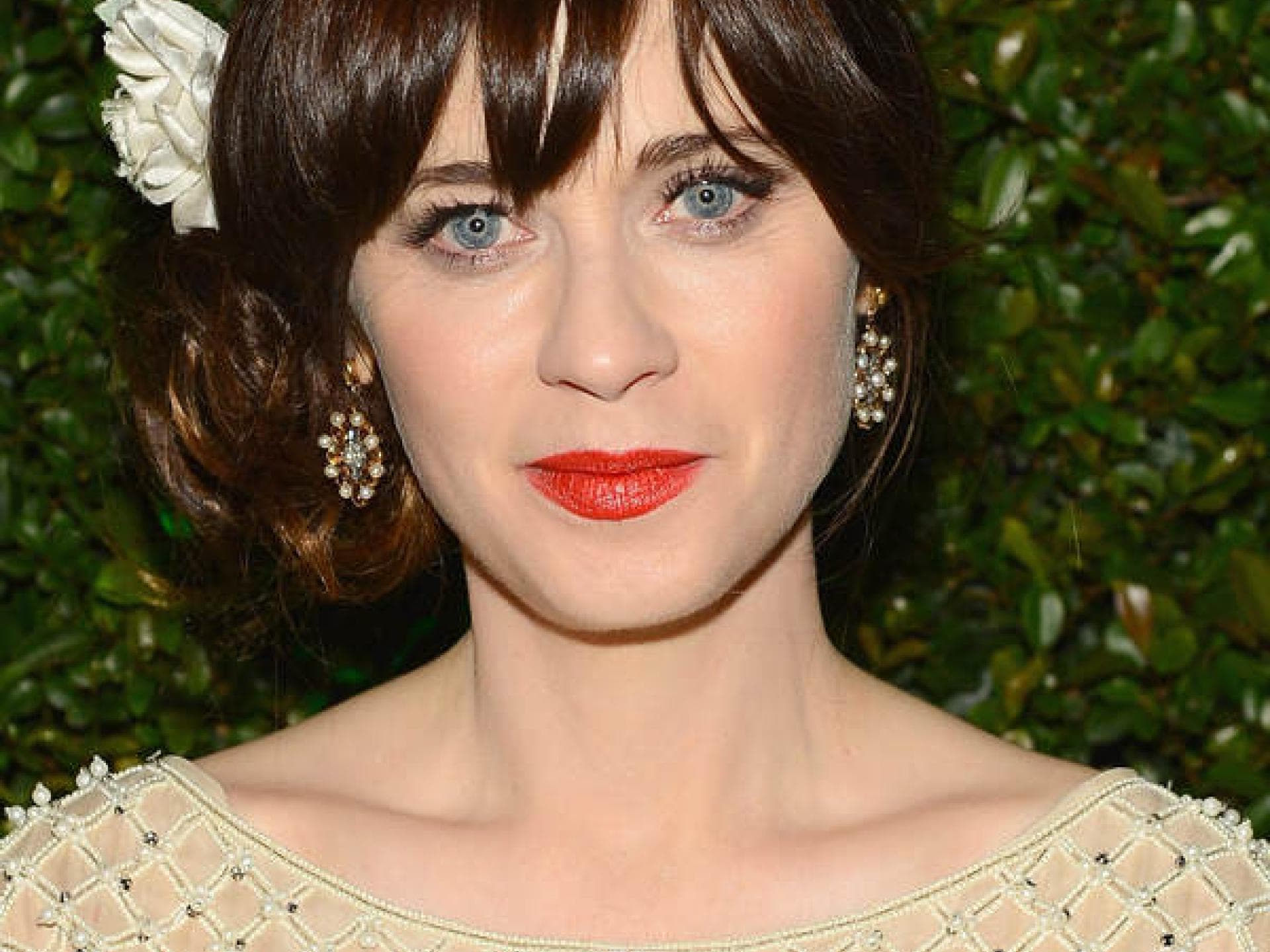 Zooey Deschanel mit Make-up Zooey Deschanel mit Make-up