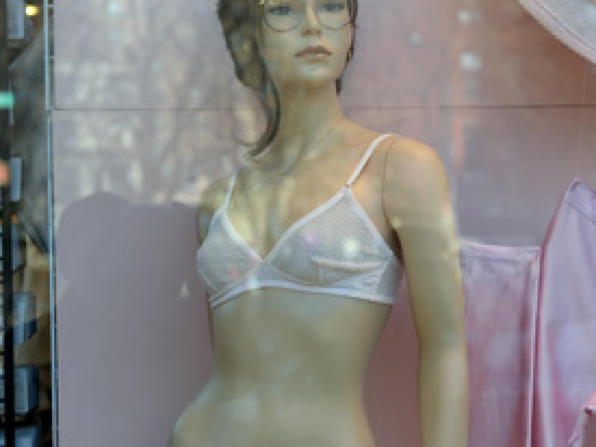 american-apparel-schamhaare-schaufensterpuppen-inline1-1909373.jpg american-apparel-schamhaare-schaufensterpuppen-inline1-1909373.jpg