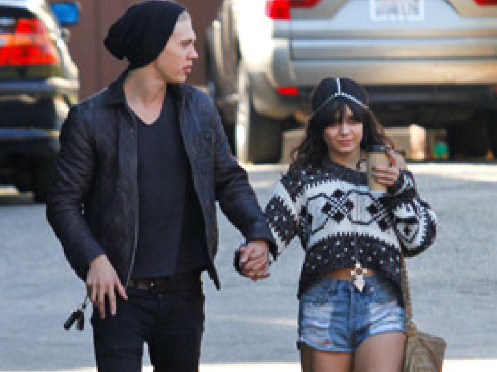 vanessa-hudgens-und-austin-butler-sind-ein-paar-279x400-bild-1-1358007.jpg vanessa-hudgens-und-austin-butler-sind-ein-paar-279x400-bild-1-1358007.jpg