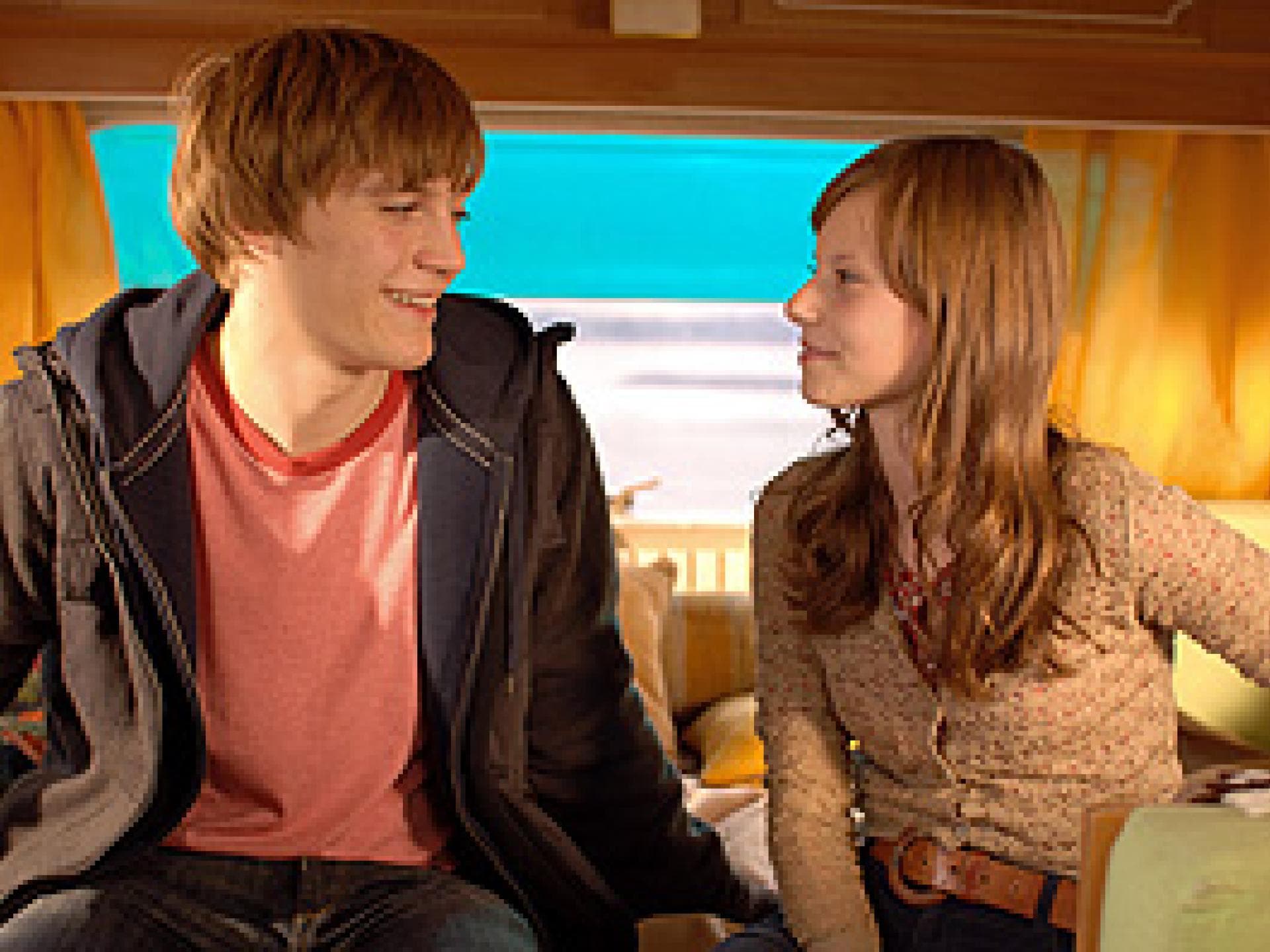 jonas-nay-in-homevideo-275x198-bild-2-1304187.jpg