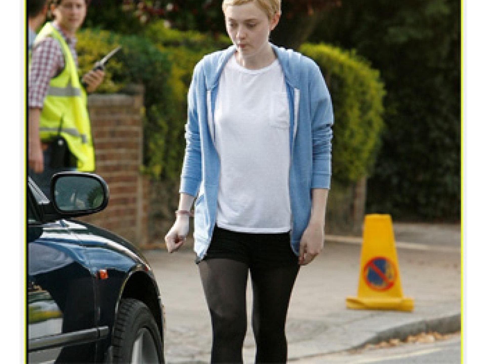 dakota-fanning-sie-hat-kurze-haare-350x400-bild-1-1208029.jpg