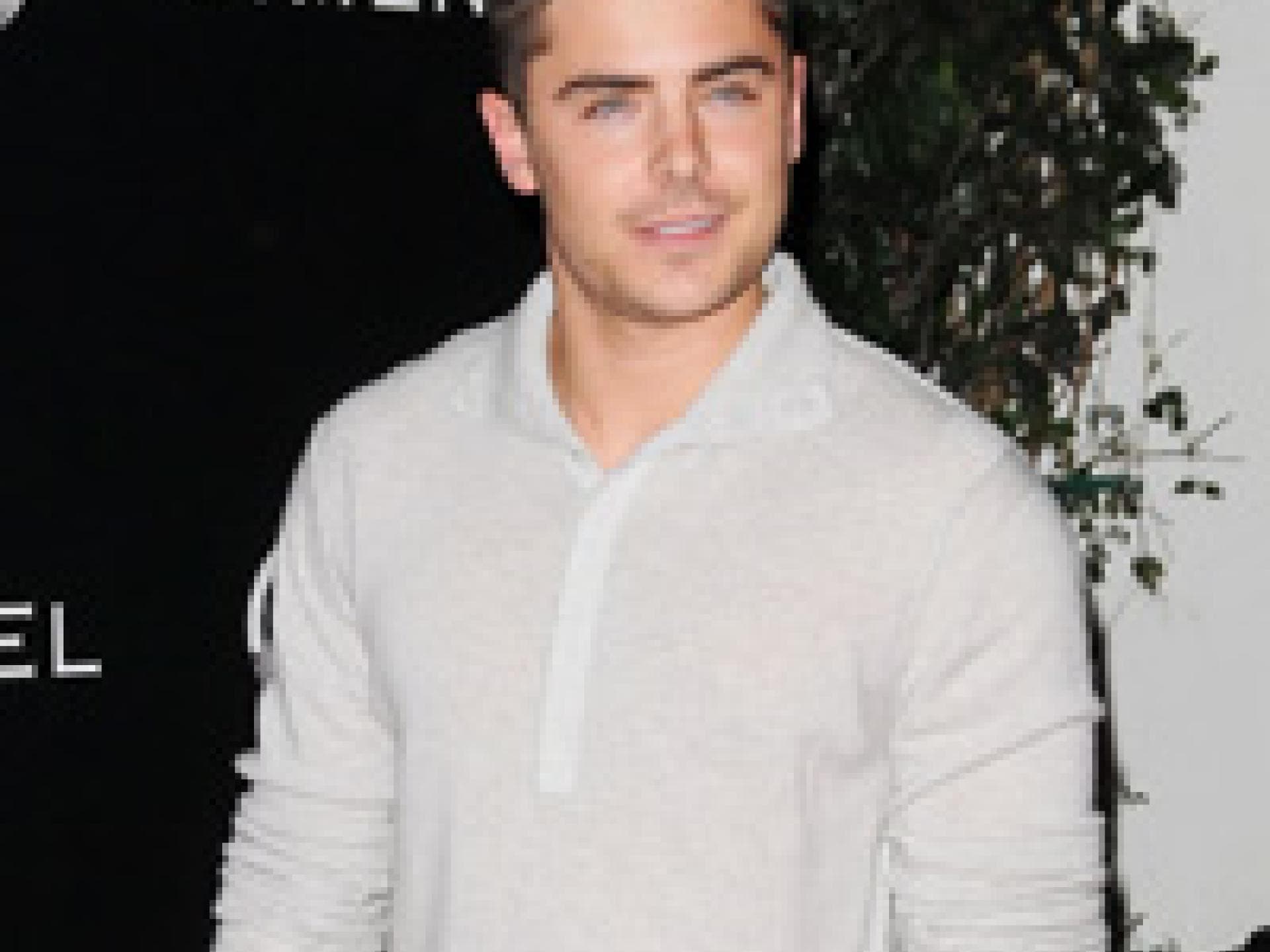 zac-efron-hat-fun-in-einer-schwulen-bar-200x500-bild-1-1014913.jpg zac-efron-hat-fun-in-einer-schwulen-bar-200x500-bild-1-1014913.jpg