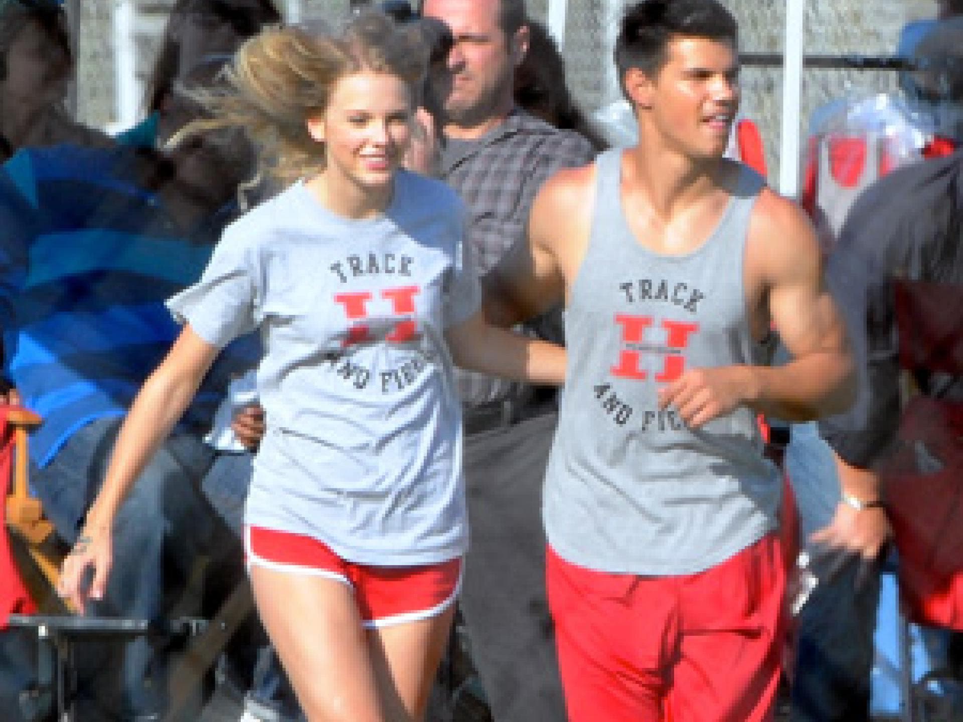 sind-taylor-lautner-und-taylor-swift-ein-paar-300x400-bild-1-557646.jpg sind-taylor-lautner-und-taylor-swift-ein-paar-300x400-bild-1-557646.jpg