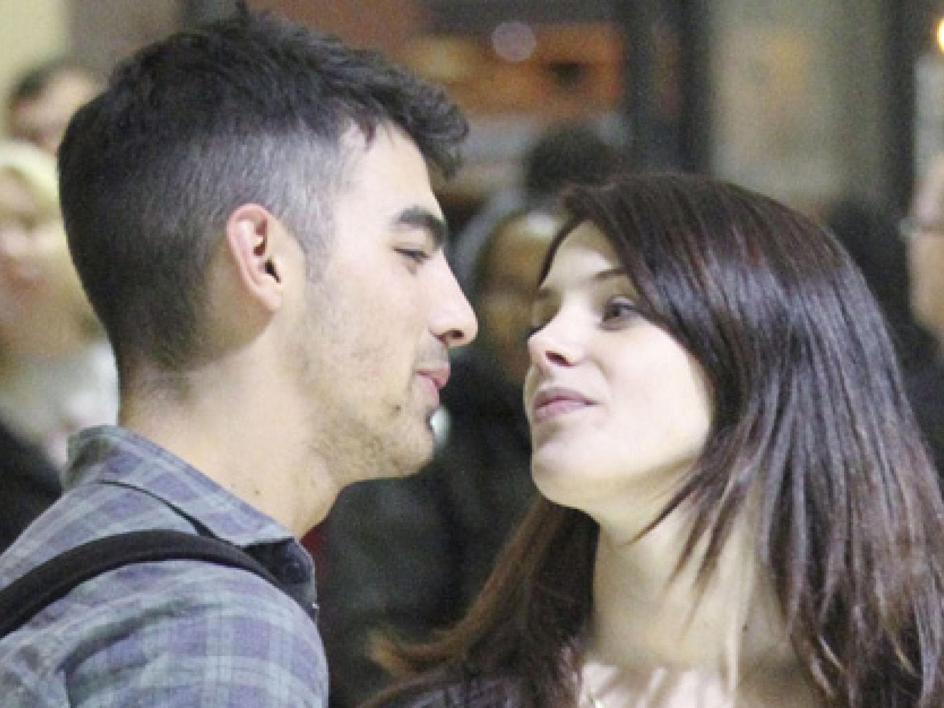 ashley-greene-joe-jonas-kuessen-sich-557x313-856708.jpg ashley-greene-joe-jonas-kuessen-sich-557x313-856708.jpg
