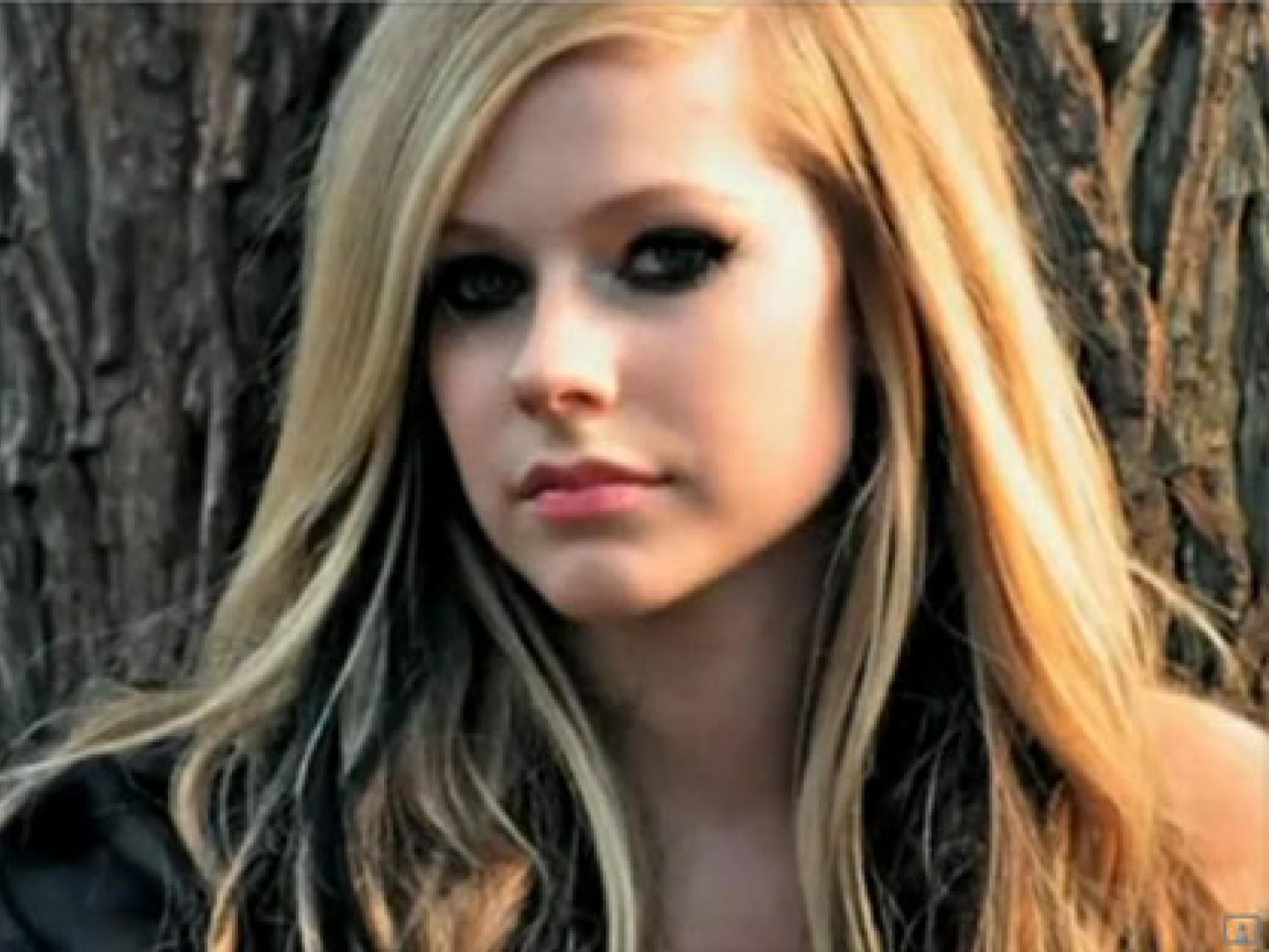 avril-lavigne-alice-bild-youtube-com-557x313-623498.jpg