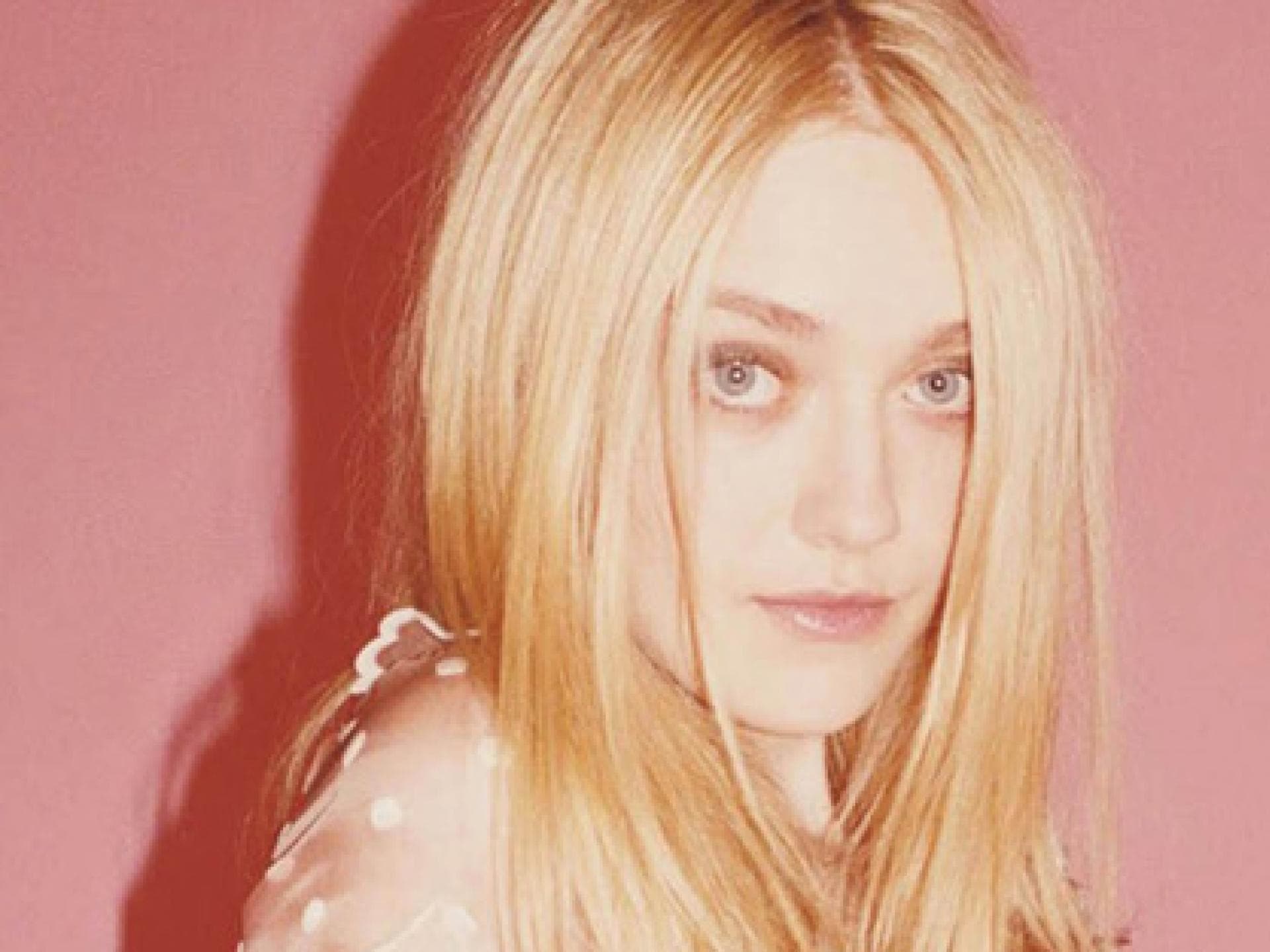 dakota-fanning-for-marc-jacobs-557x313-1208029.jpg