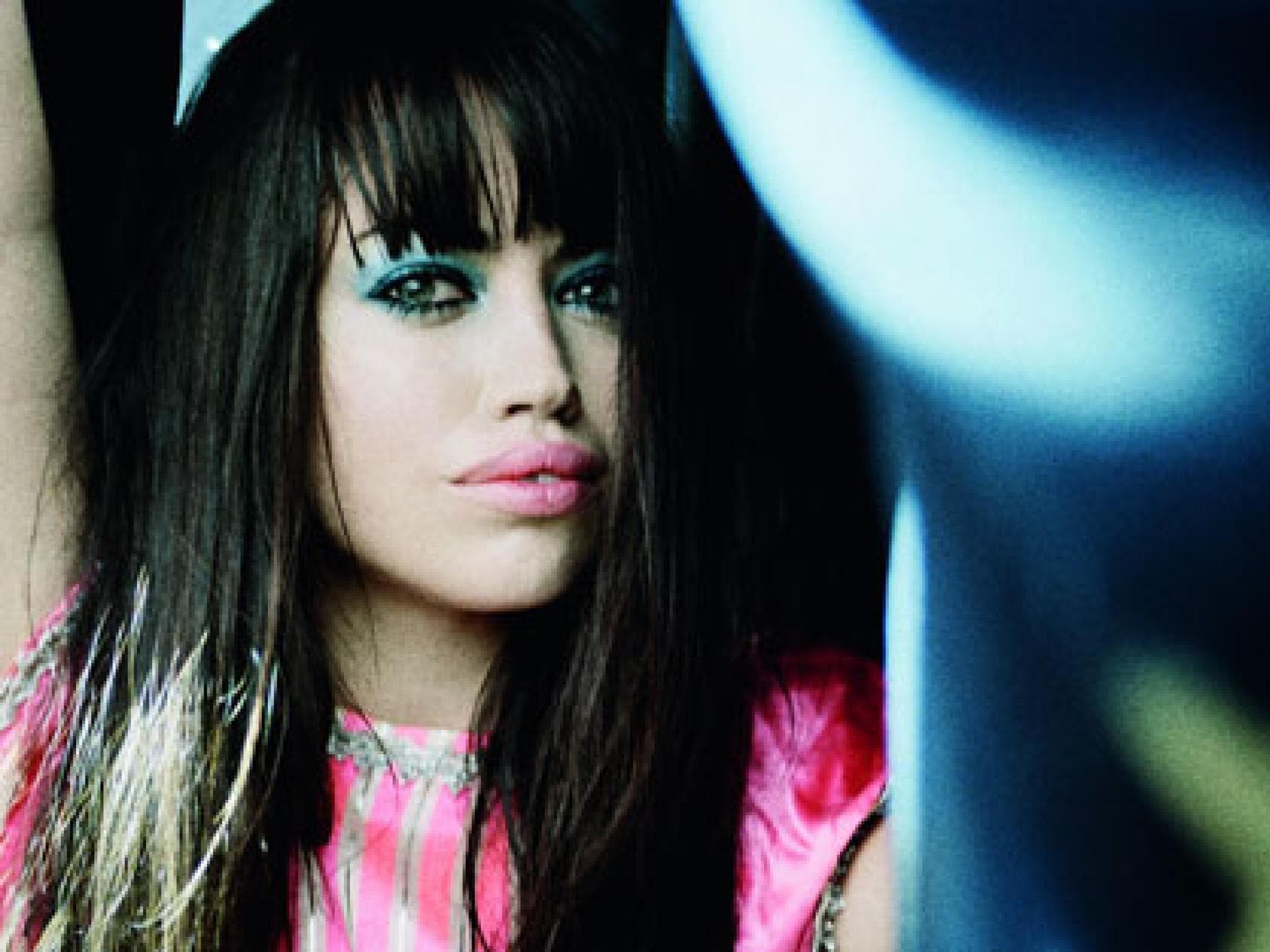 aura-dione-foto-universal-music-557x313-578921.jpg