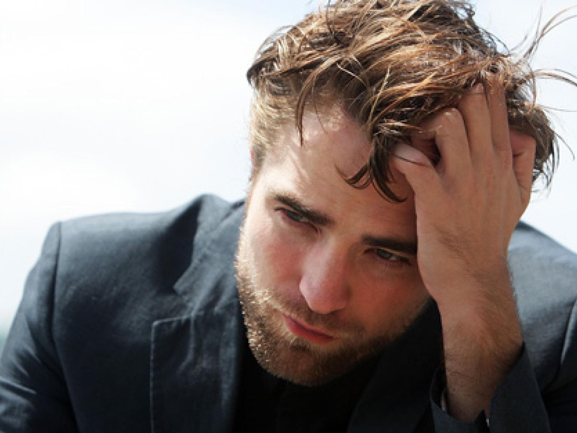 robert-pattinson-traurig-557-gi-1694867.jpg robert-pattinson-traurig-557-gi-1694867.jpg