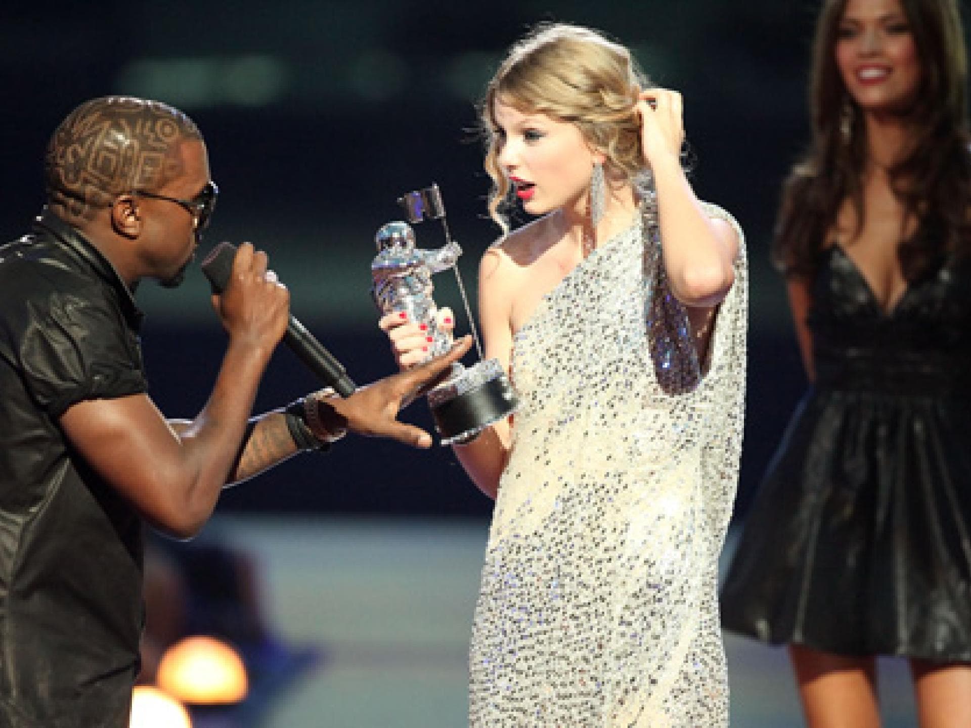 mtv-vmas-2009-kanye-west-poebelt-taylor-swift-an-557x313-524143.jpg mtv-vmas-2009-kanye-west-poebelt-taylor-swift-an-557x313-524143.jpg
