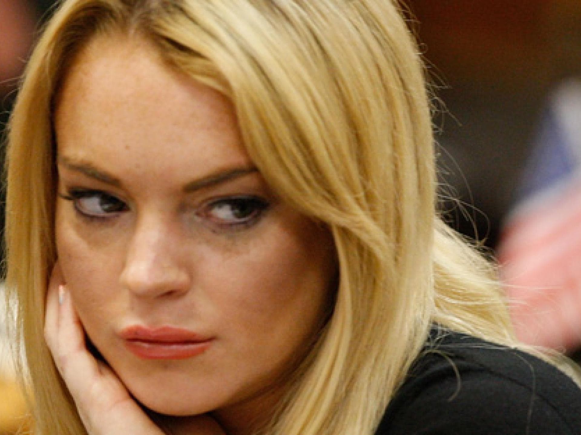 linday-lohan-muss-ins-gefaengnis-getty-images-557x313-806703.jpg