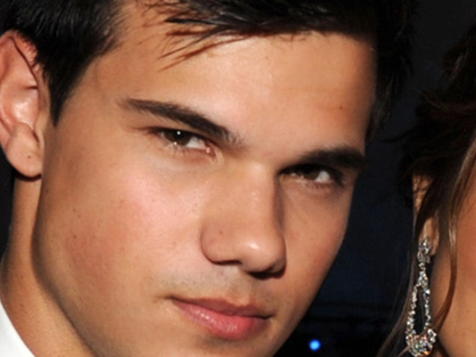 taylor-lautner-ddp-images-557x313-858972.jpg taylor-lautner-ddp-images-557x313-858972.jpg