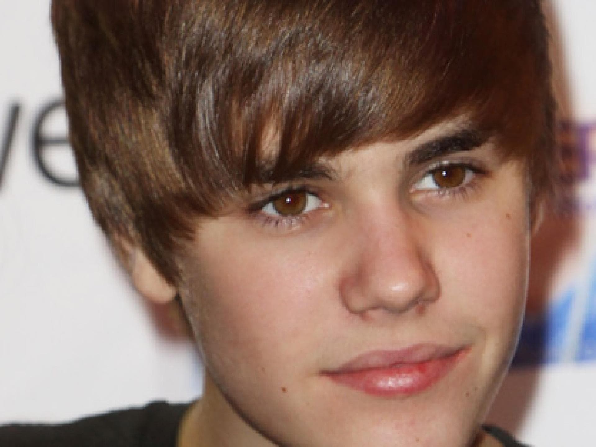justin-bieber-betet-fuer-samuel-koch-fotos-getty-images-557x313-978575.jpg justin-bieber-betet-fuer-samuel-koch-fotos-getty-images-557x313-978575.jpg
