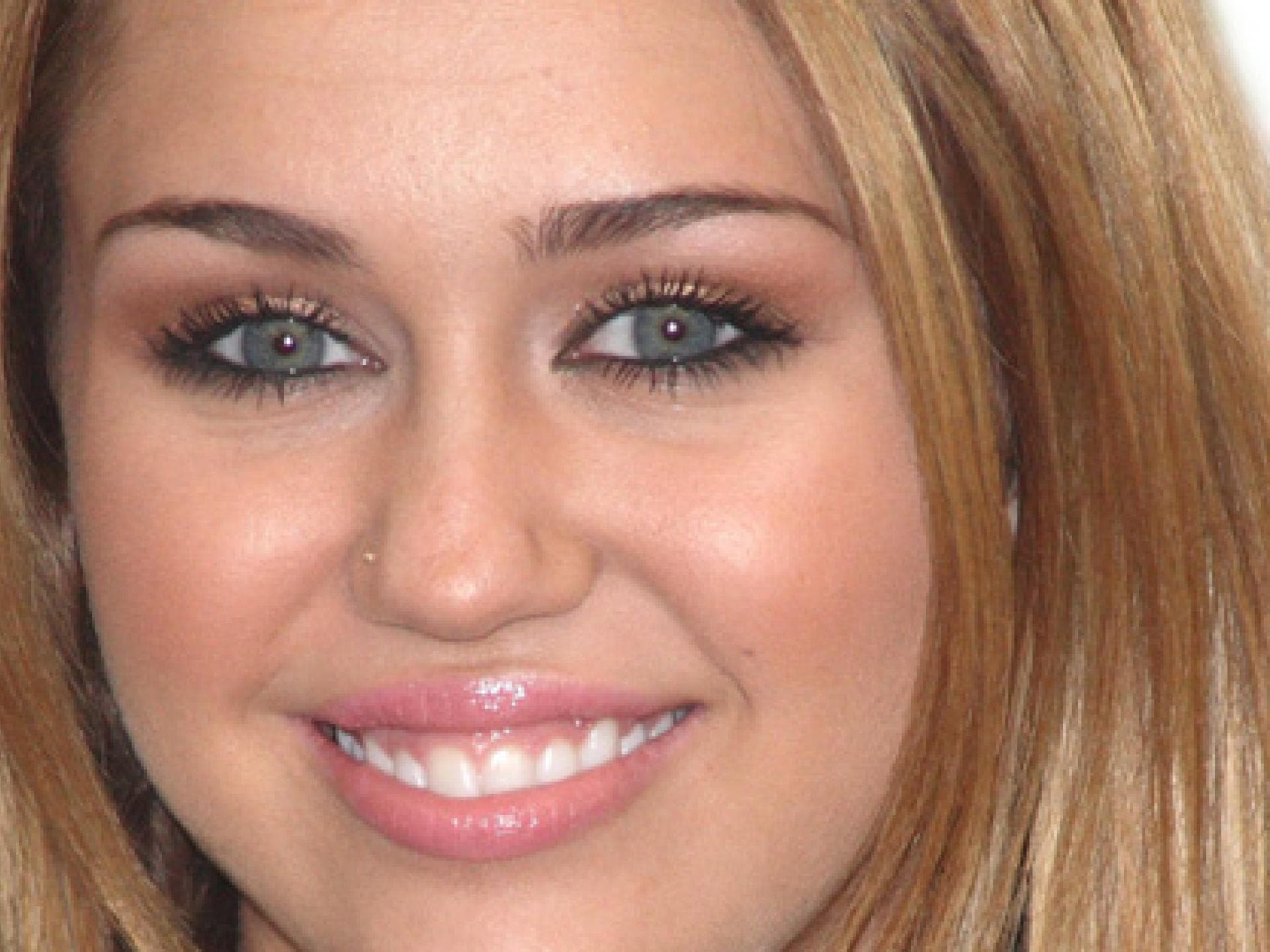 miley-cyrus-foto-ddpimages-557x313-1014054.jpg miley-cyrus-foto-ddpimages-557x313-1014054.jpg