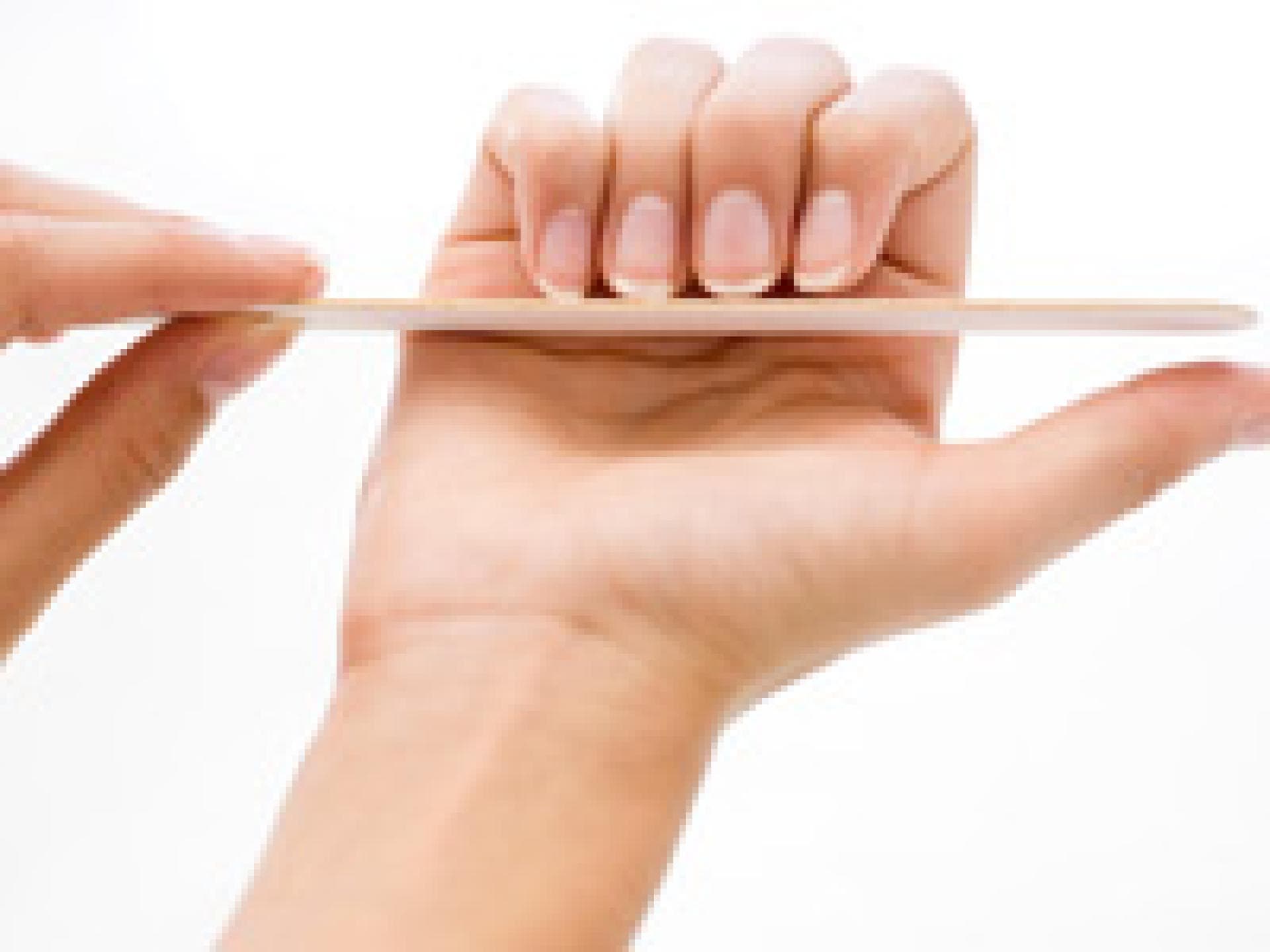 french-manicure-der-klassiker-fuer-gepflegte-naegel-200x150-bild-1-425611.jpg