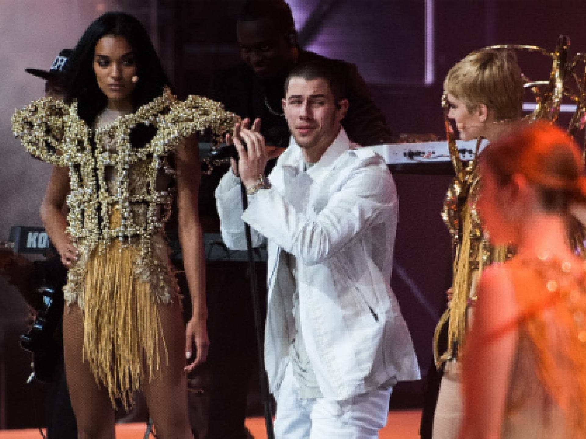 jasmin-nick-jonas-kim-2103752.jpg