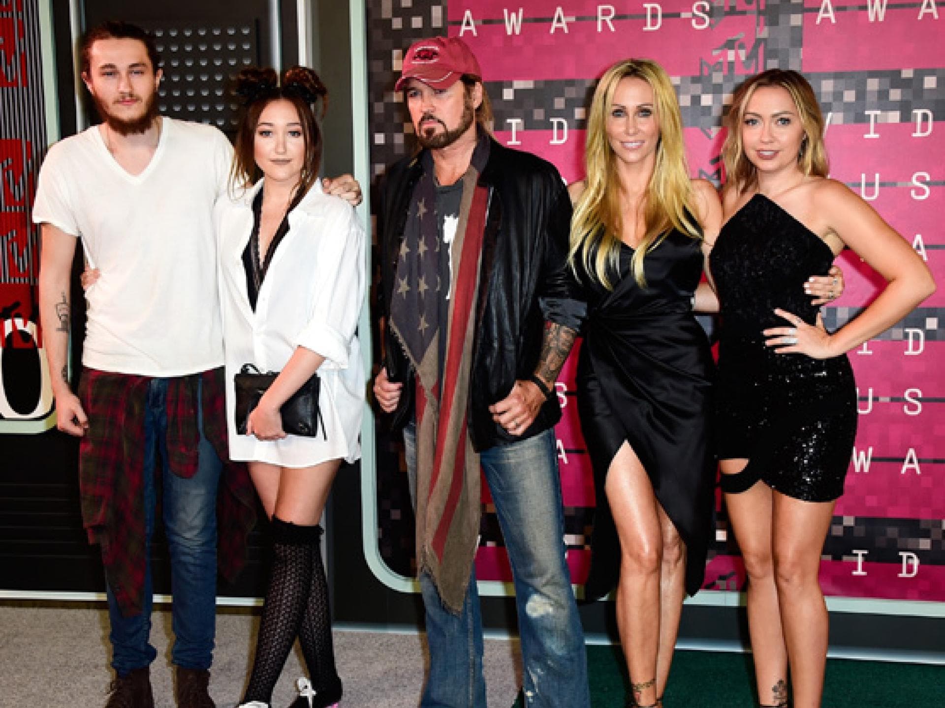 miley-family-inline-2082330.jpg