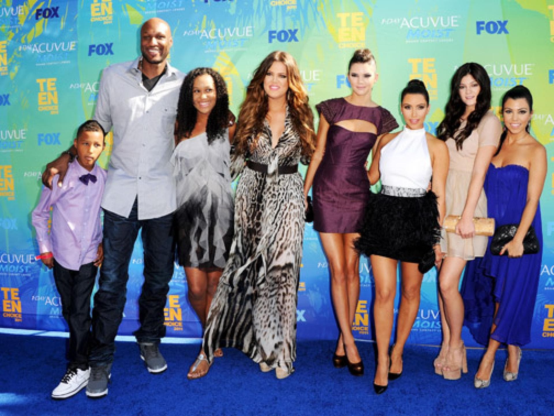 kardashian-jenner-family-2091238.jpg