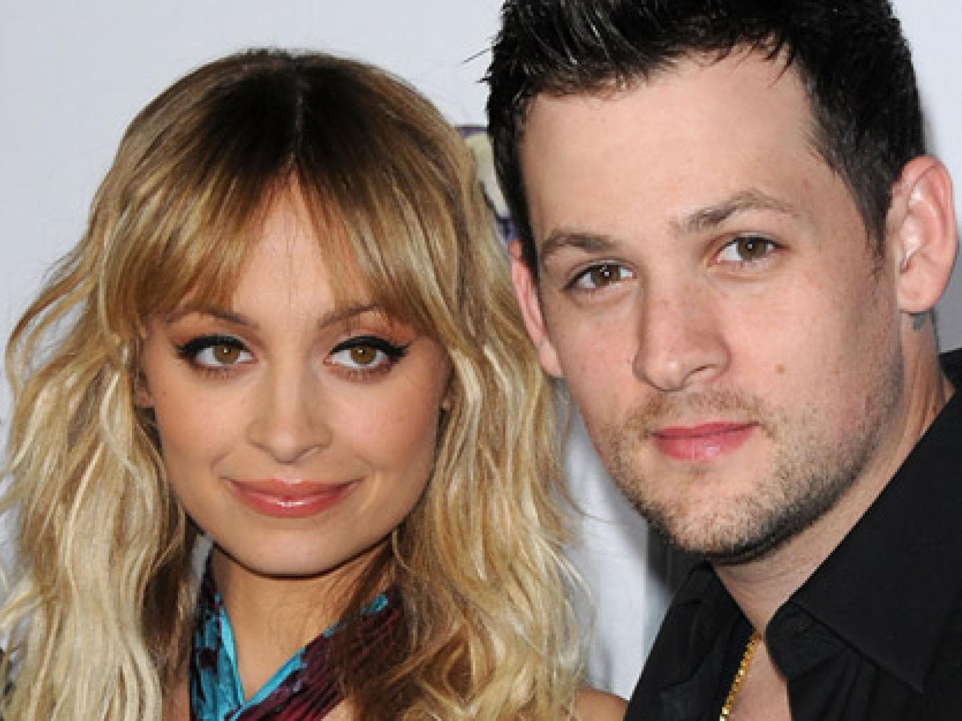 nicole-richie-zeigt-ihren-baby-bauch-557x313-361535.jpg