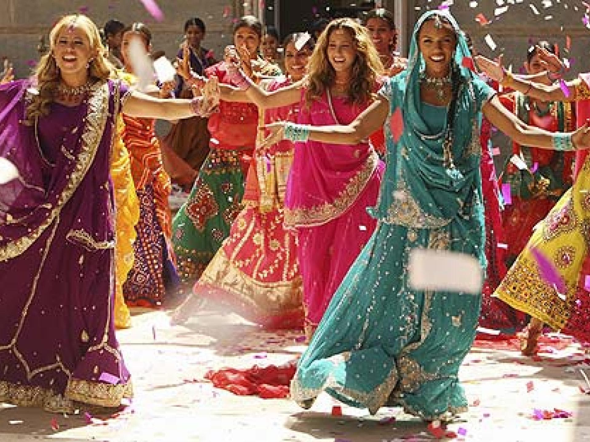 tanzszene-aus-cheetah-girls-one-world-mit-farbenfrohen-bollywood-kostuemen-557x313-305254.jpg tanzszene-aus-cheetah-girls-one-world-mit-farbenfrohen-bollywood-kostuemen-557x313-305254.jpg