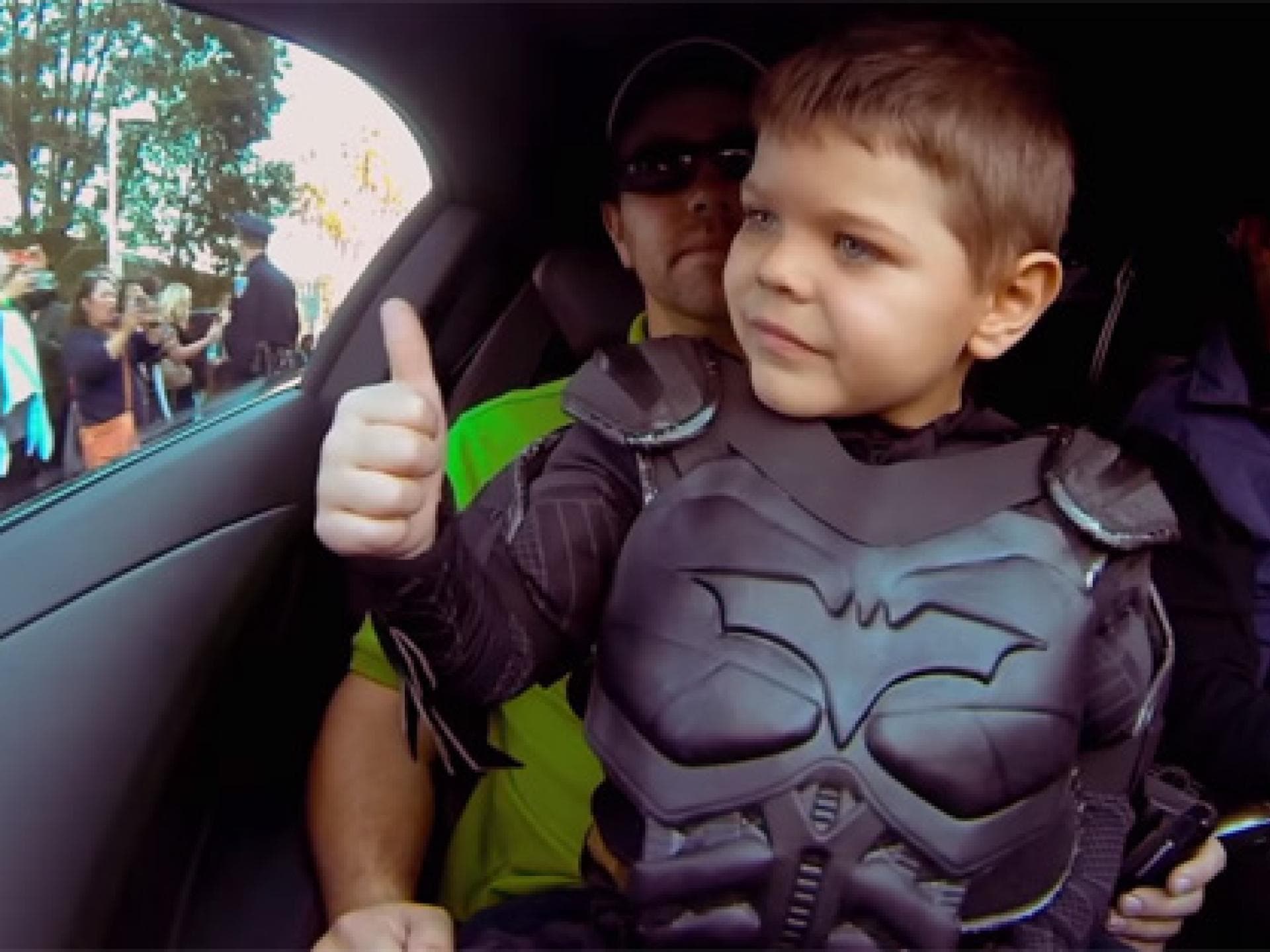 batkid-557-2053639.jpg batkid-557-2053639.jpg