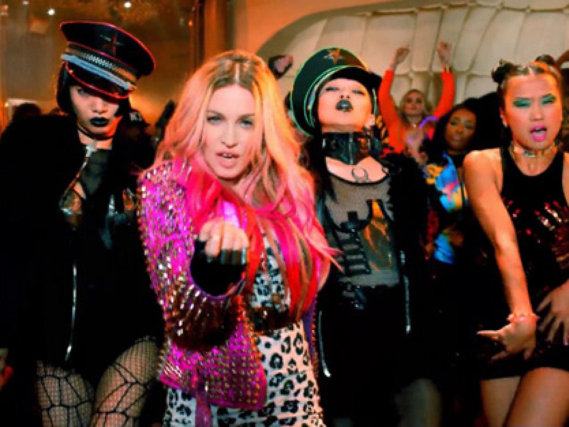madonna-video-557-2059565.jpg