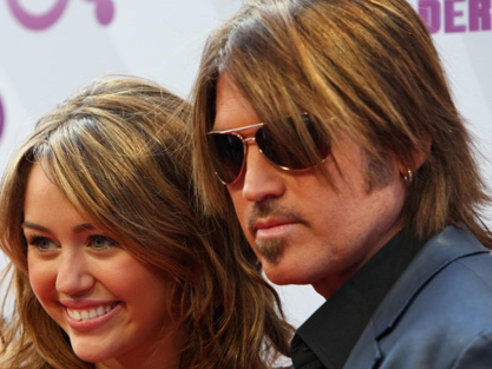 hannah-montana-filmpremiere-miley-cyrus-in-muenchen-557x313-395493.jpg hannah-montana-filmpremiere-miley-cyrus-in-muenchen-557x313-395493.jpg