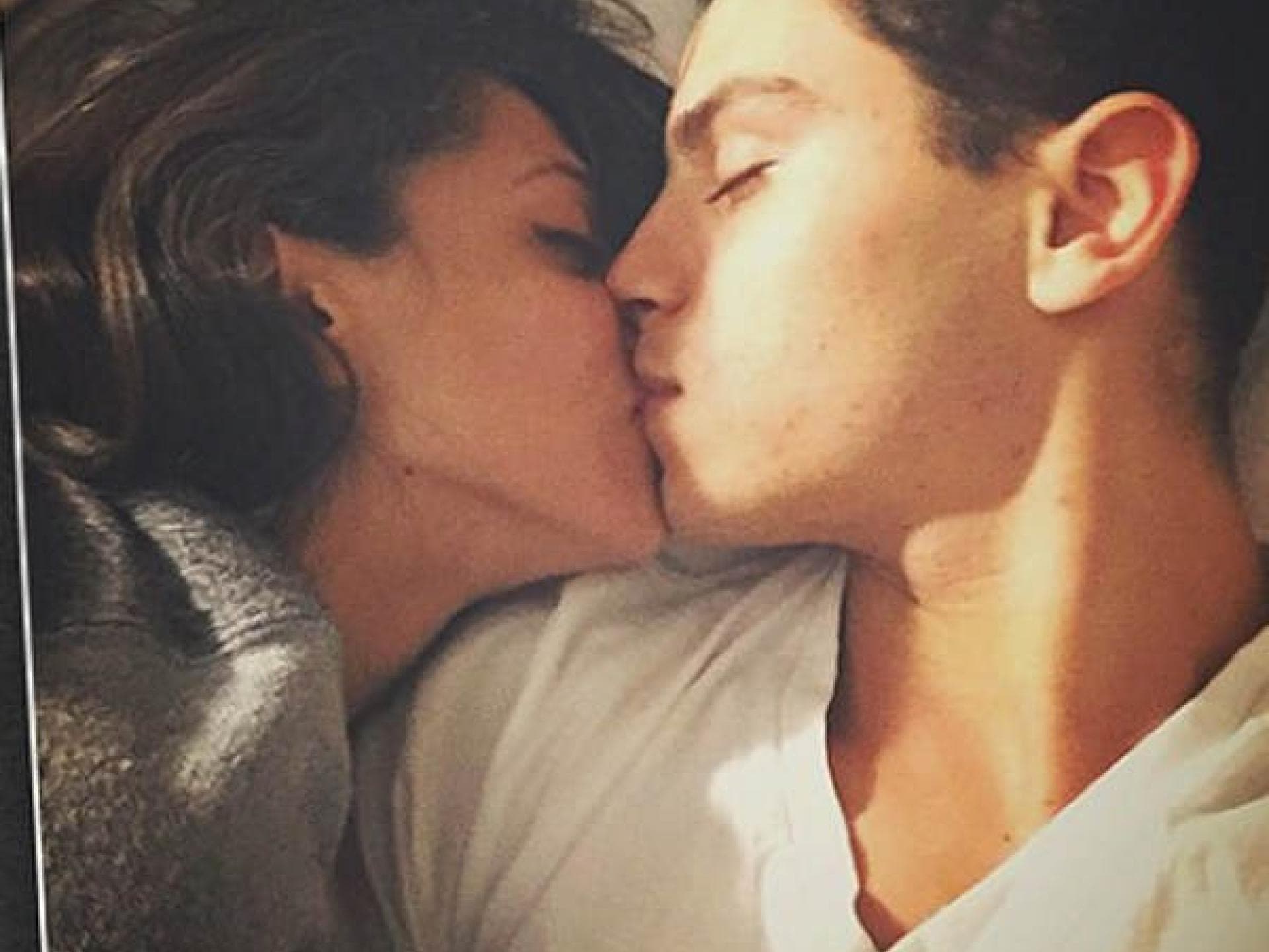 Jake T. Austin ist mit seinem Fan zusammen Jake T. Austin ist mit seinem Fan zusammen