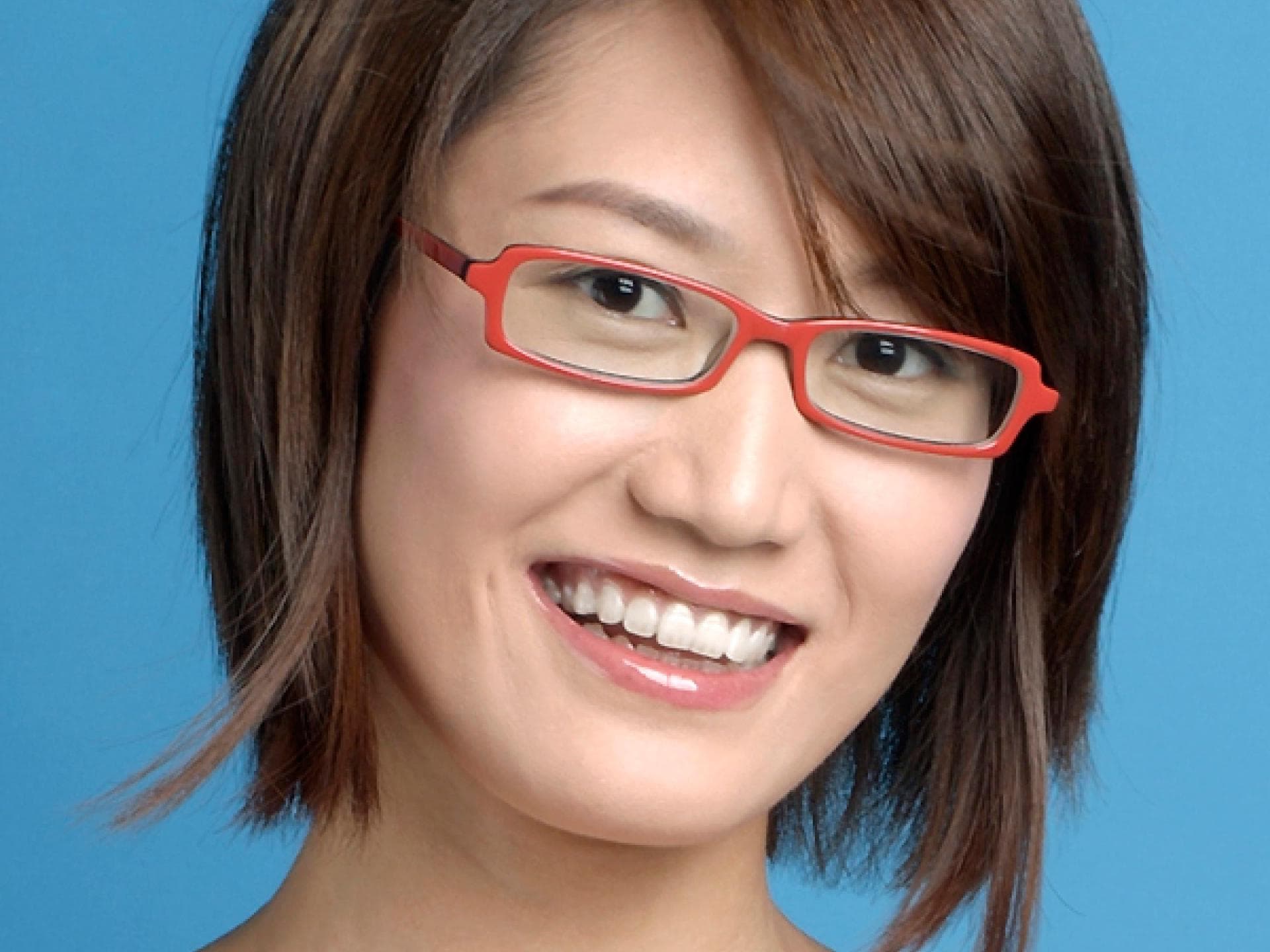 Braune Haare mit Kurzhaarschnitt