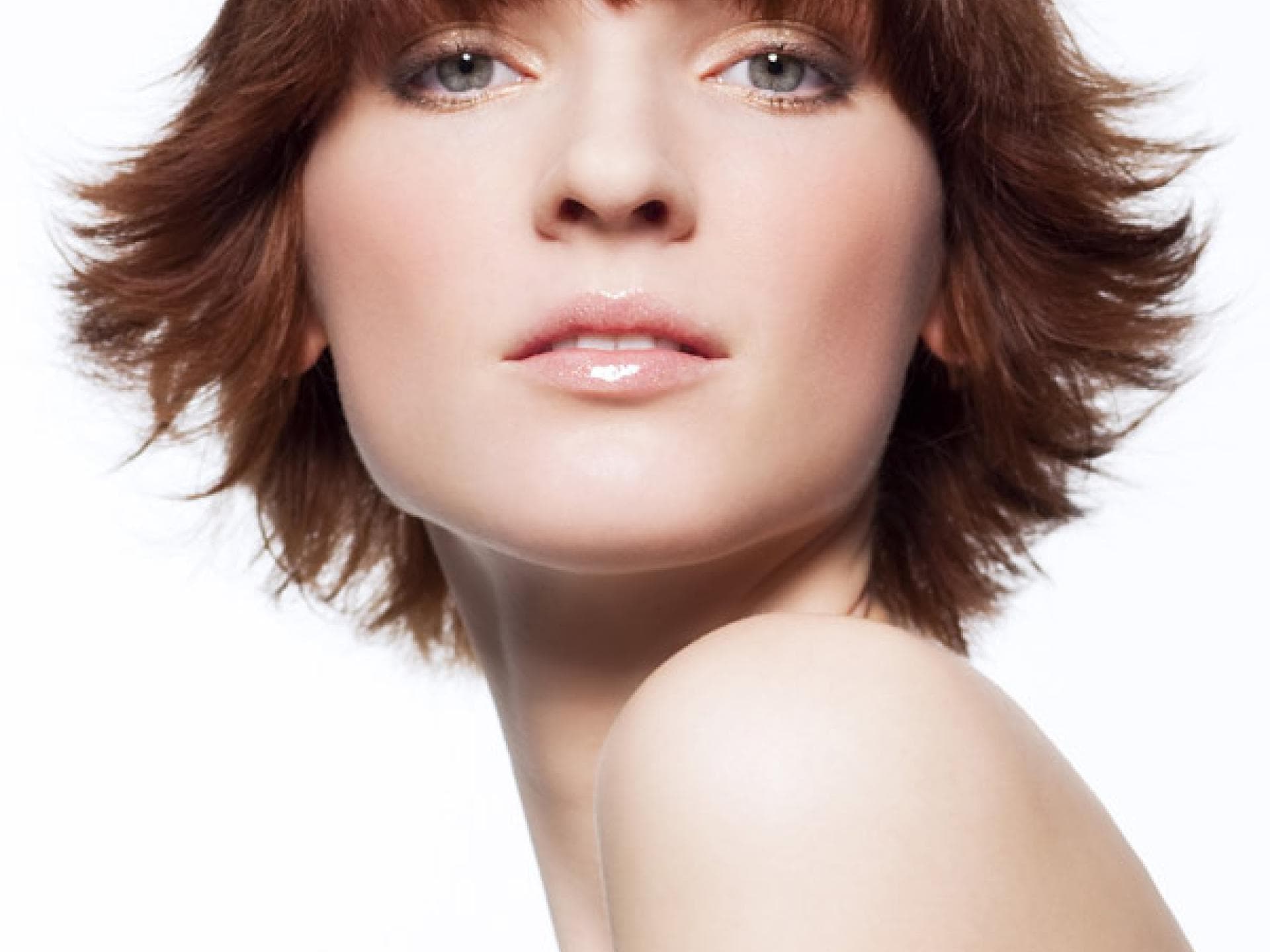 Haarschnitte für eckige Gesichter