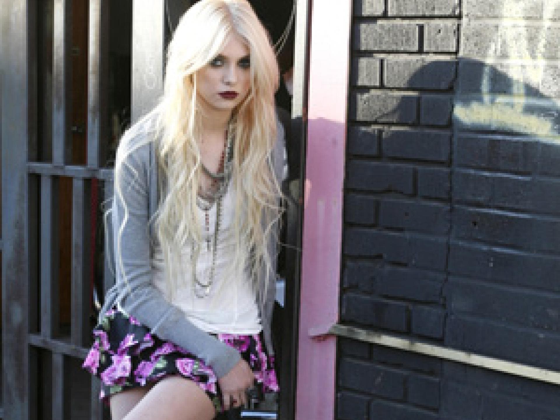 taylor momsen taylor momsen
