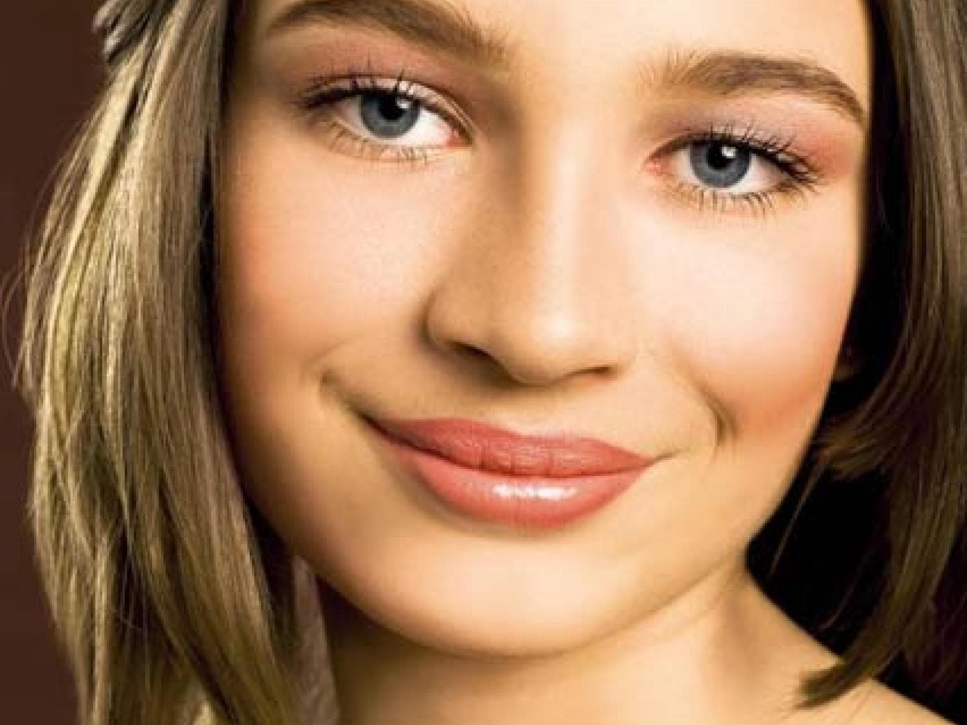 Nude-Look beim ersten Date Nude-Look beim ersten Date