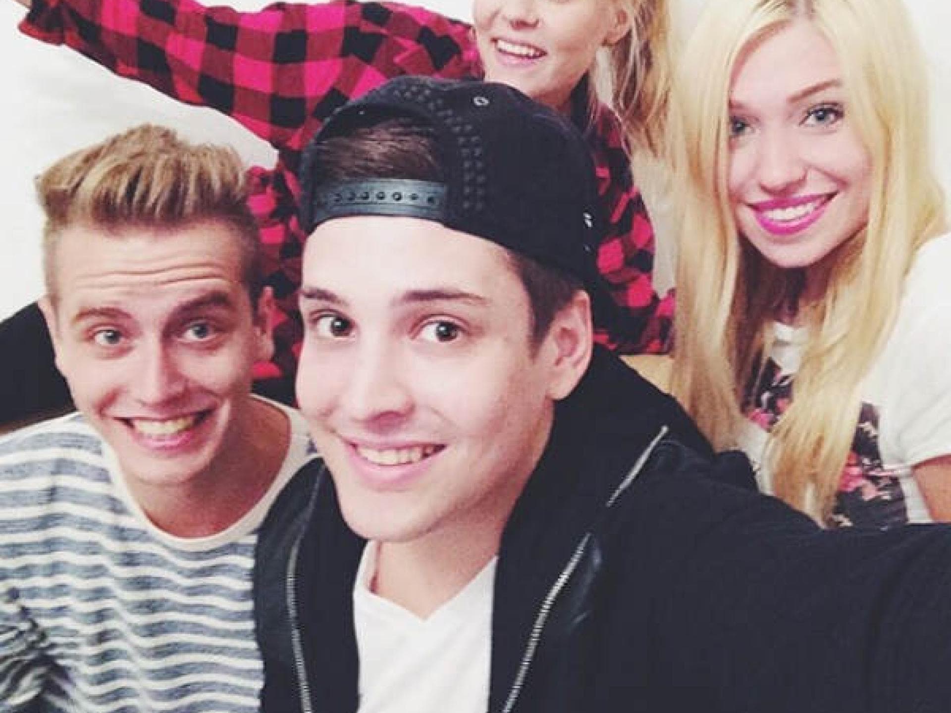 Sind Bibi und Julian mit Timo noch befreundet?