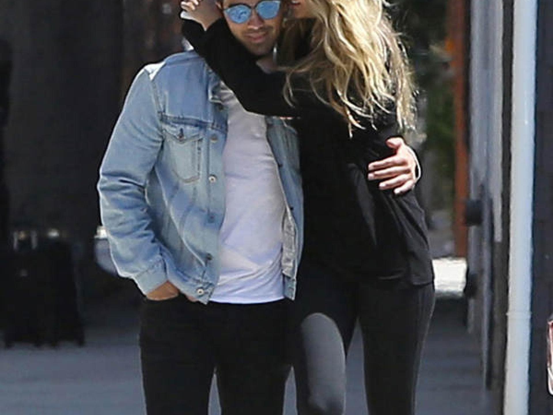 Gigi Hadid & Joe Jonas Gigi Hadid & Joe Jonas