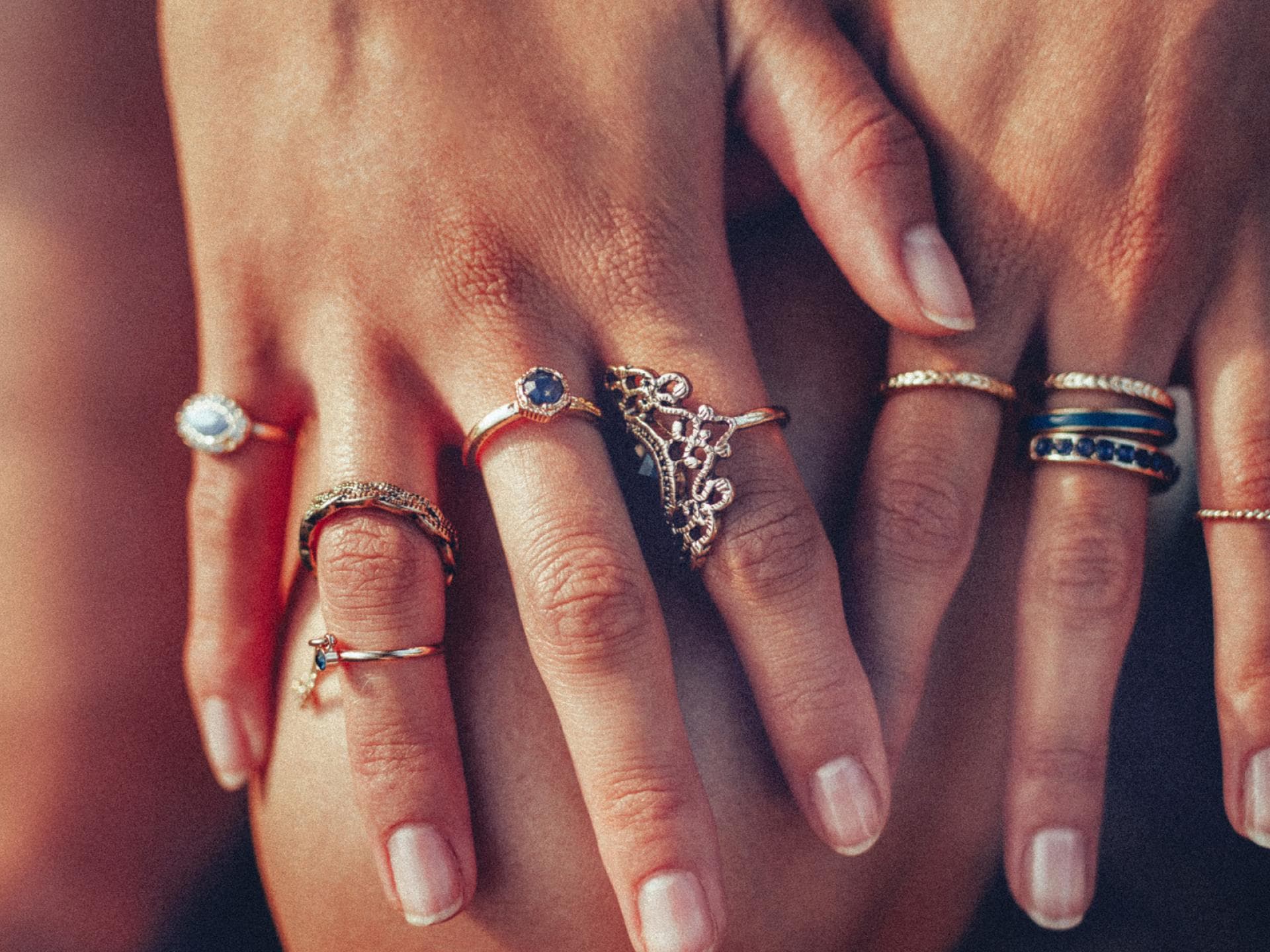 ring-am-kleinen-finger-quer