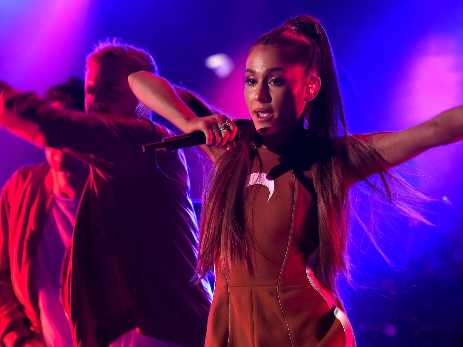 Ariana Grande quer Ariana Grande quer