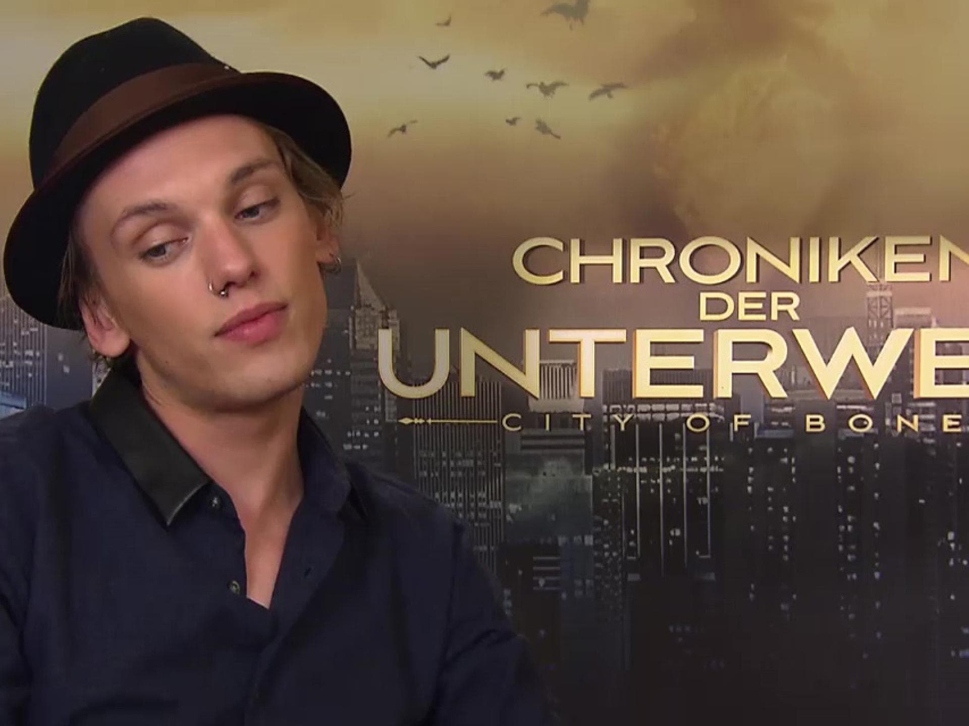 jamie-campbell-bower-interview_Quer.jpg