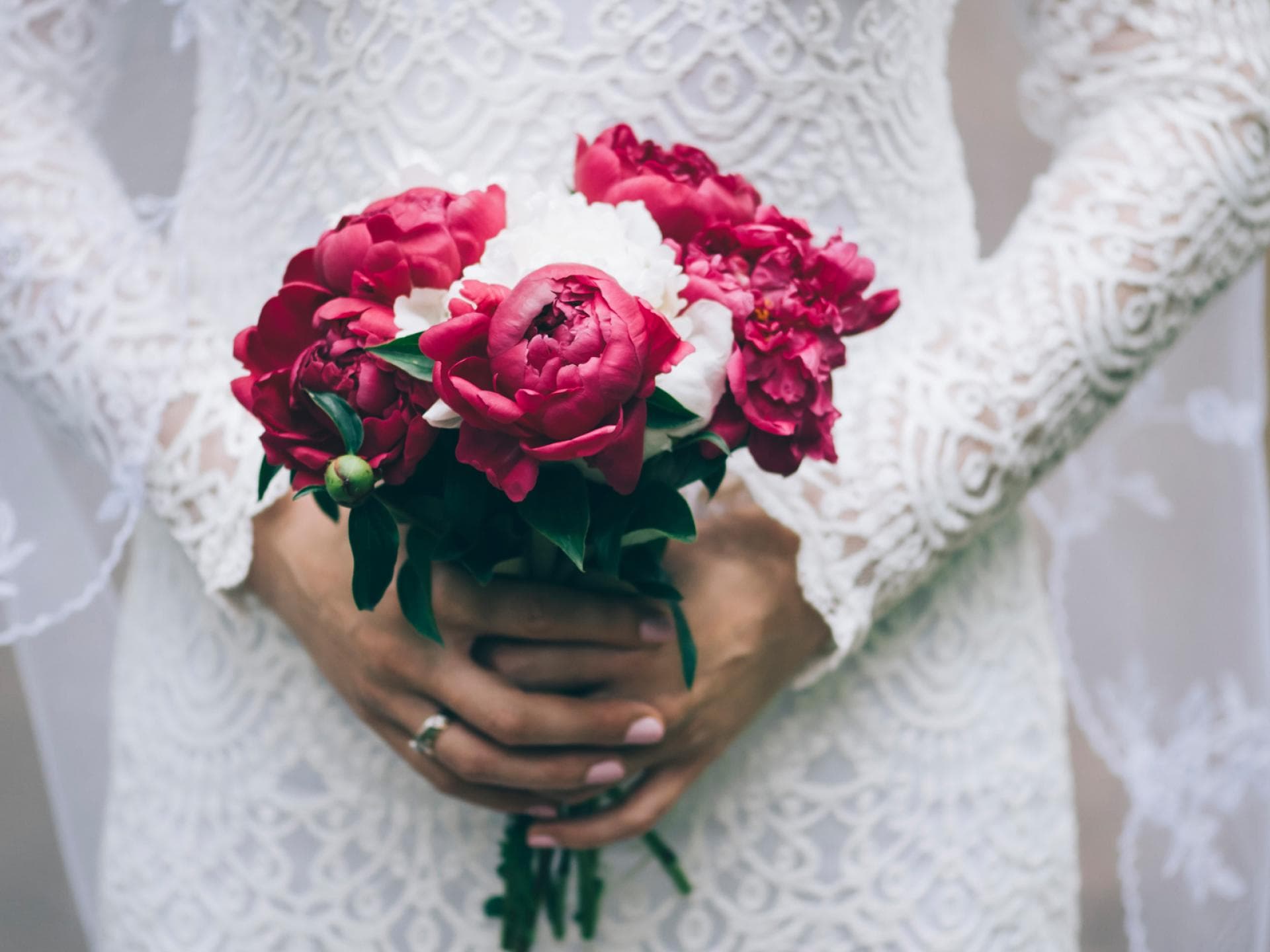 Mädchen wegen Behinderung von Hochzeit ausgeschlossen quer Mädchen wegen Behinderung von Hochzeit ausgeschlossen quer