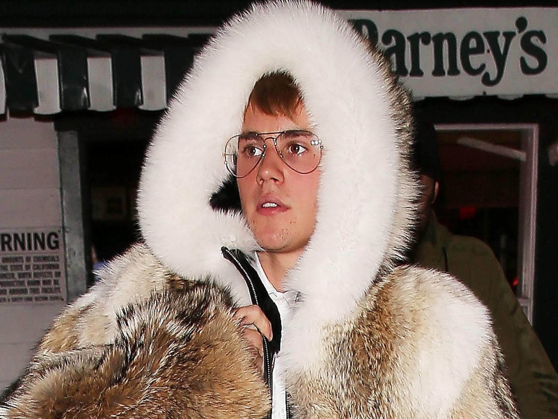 Justin-Bieber-mit-Pelzjacke-quer Justin-Bieber-mit-Pelzjacke-quer